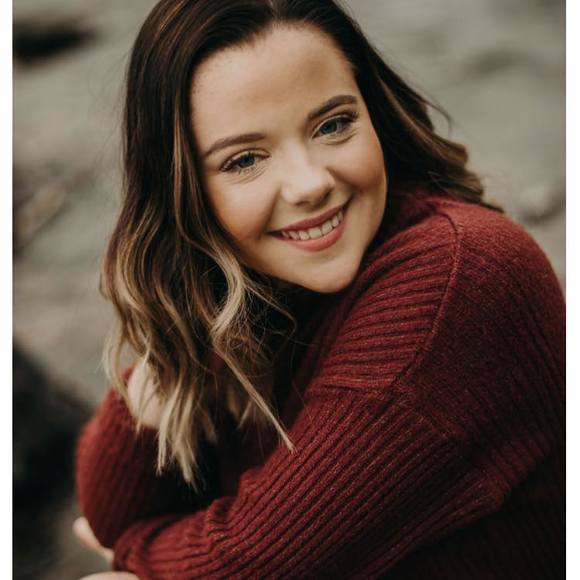 Meet your Posher, Julie - Picture 1 of 1